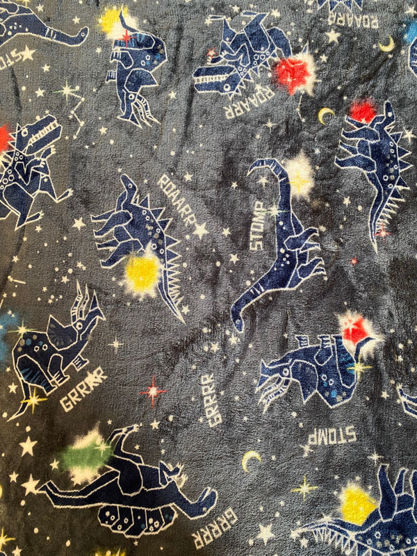 BNM  Sherpa dinosaur throw